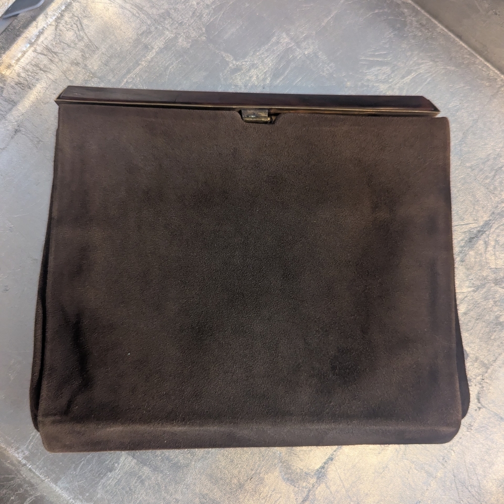 🤎 Vintage Suede Clutch Satin Lining Inside Pockets Bakelite 1940 Swag